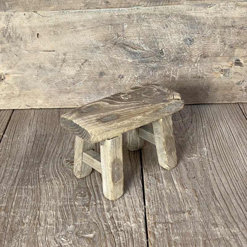 Mini tabouret en bois d'orme - pH7 décoration Bordeaux Mini tabouret en bois d'orme - pH7 décoration Bordeaux