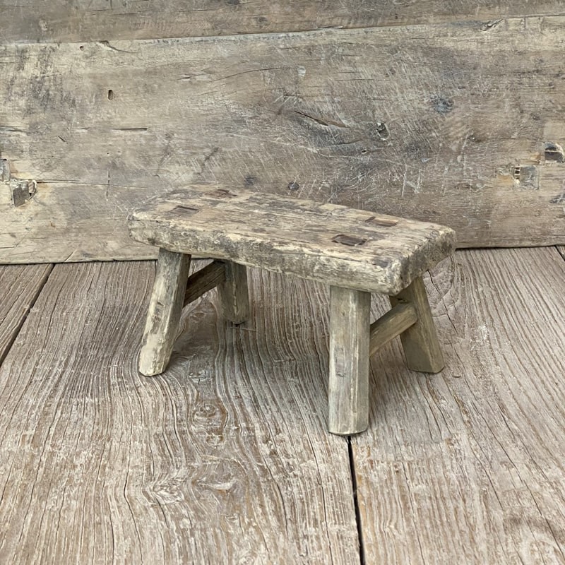 Mini tabouret en bois d'orme - pH7 décoration Bordeaux Mini tabouret en bois d'orme - pH7 décoration Bordeaux