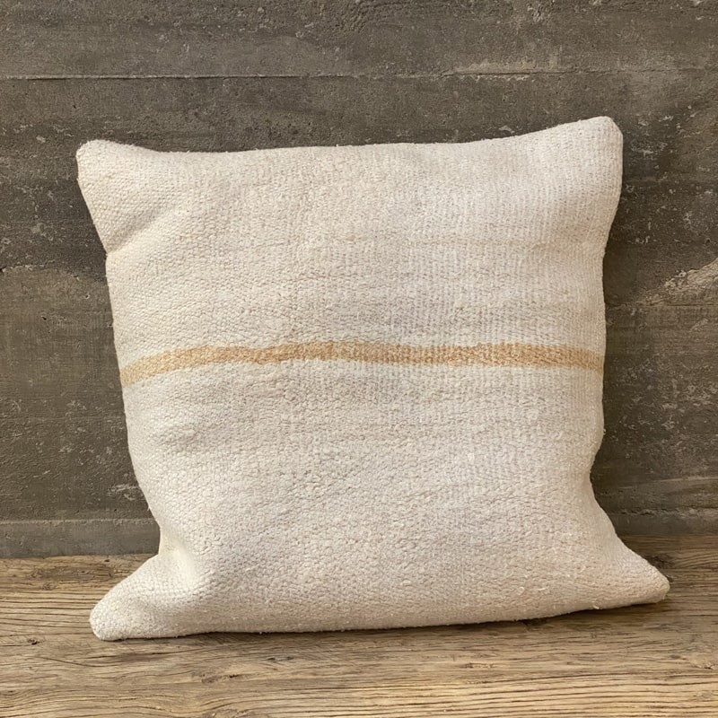 Coussin en chanvre artisanal - pH7 Bordeaux Coussin en chanvre artisanal - pH7 Bordeaux
